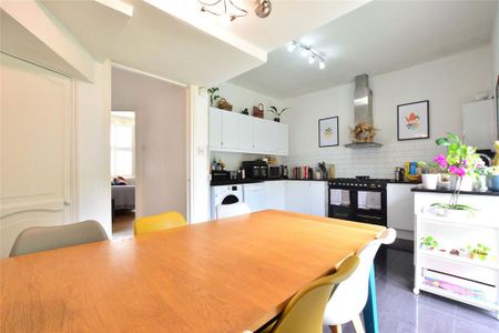 4 bedroom terraced house to rent - Photo 5