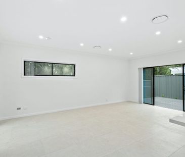 Home, but Better With seamless indoor-outdoor living - Photo 5