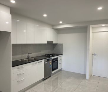 Modern Luxury in Prime Location! - Photo 2