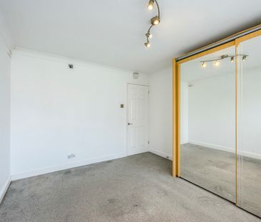 2 bedroom apartment to rent Woodlands Road, Redhill, Surrey, RH1 - Photo 4