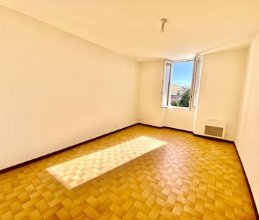 Location annuelle - appartement type 2 cœur de la Londe - Photo 4