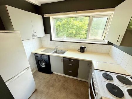 2 bedroom flat to rent - Photo 4