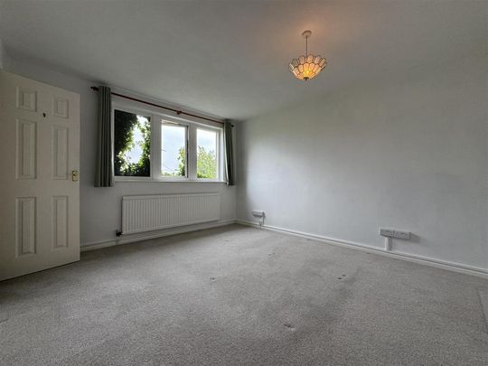 4 bedroom detached house to rent - Photo 1