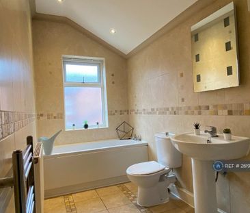 3 bedroom terraced house to rent - Photo 2