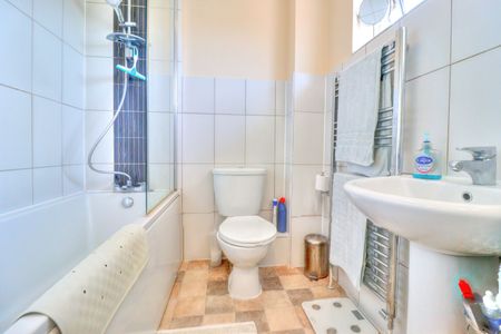 1 bedroom semi detached house to rent - Photo 5