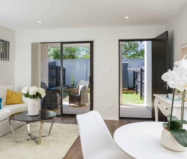 MANGERE BRIDGE, 3 BEDROOMS - Photo 2