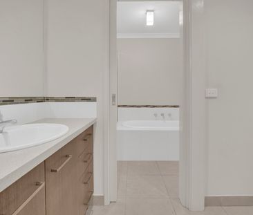 2/15 Kennedy Street, Reservoir VIC 3073 - Photo 5