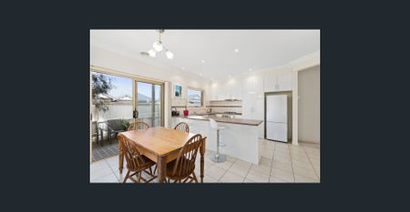 QUAINTLY SITUATED IN AN ATTRACTIVE STREET! - Photo 3