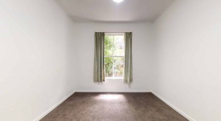 Highbury is the place to be! - Photo 2