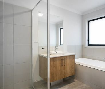 Peaceful living in Huntly, in large family home - Photo 5