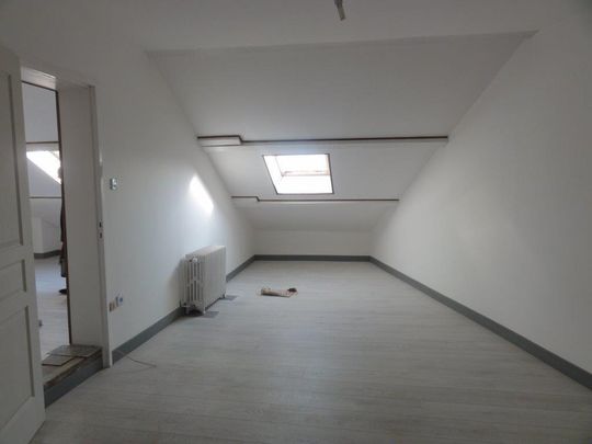 Location Appartement 4 pièces 111m² LE CREUSOT 71200 - Photo 1