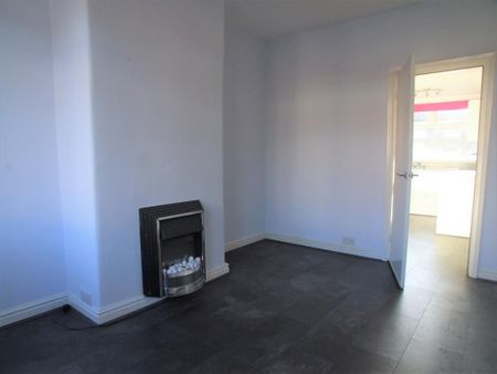 2 bedroom semi-detached house to rent - Photo 3