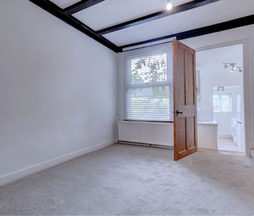 2 Bedroom Mid Terraced House To Rent - Photo 2