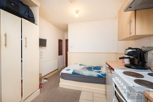 Belsize Square, Belsize Park, London - Photo 1