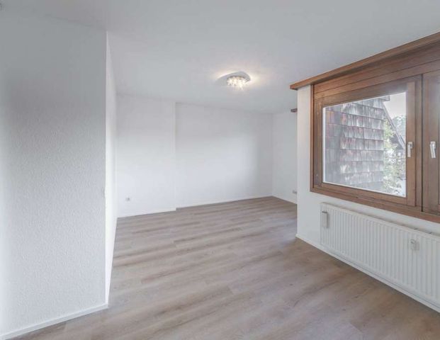 Moderne, neu renovierte 3 Zimmer Mietwohnung in Königsfeld mit Balkon - Foto 1