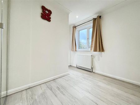 3 bedroom detached house to rent - Photo 5