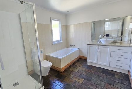 Fully furnished four bedroom house - Photo 4