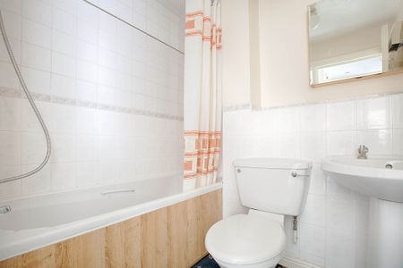 2 bedroom flat to rent, Available unfurnished from 21/04/2025 - Photo 5