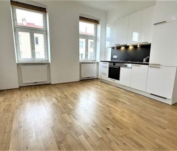 FELBERSTRASSE, SONNIGE 44 m2 Altbau, 1 Zimmer, Wohnküche, Wannenbad... - Photo 4