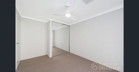 Brand new modern family home. Ready now! - Photo 5