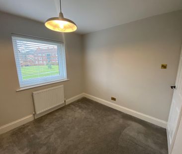 Tinshill Lane, Leeds - Photo 3