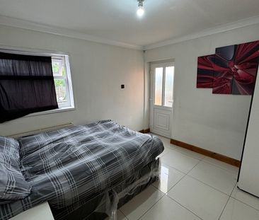 Room in a Shared House, Ellesmere Road, B8 - Photo 5