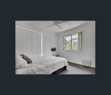 Low maintenance, corner unit - Photo 3