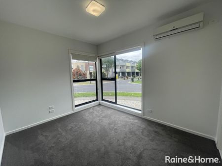 Stunning 3-Bedroom Family Home - Photo 3