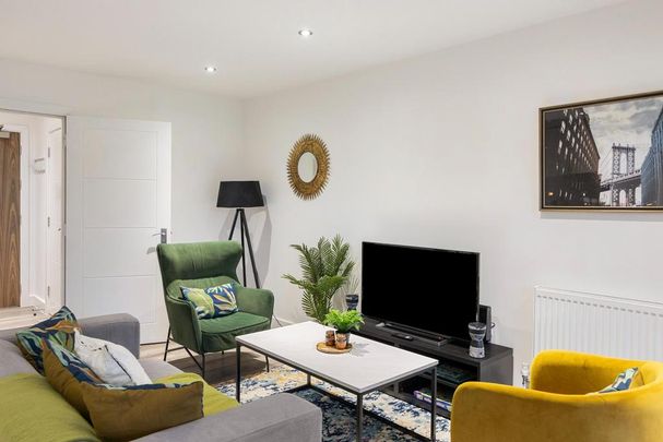 3 bedroom serviced apartment to rent - Photo 1