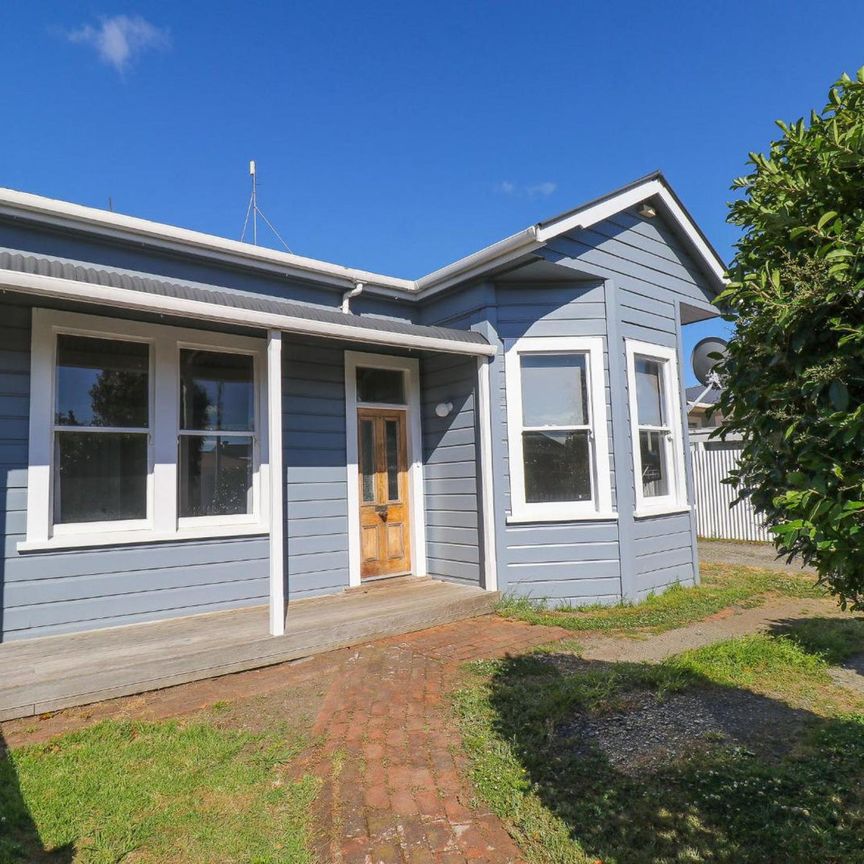Charming home in the city - Photo 1