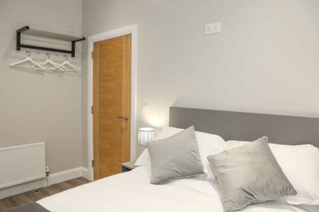 Apt 4, 61 Eglantine Avenue, Belfast BT9 6EW - Photo 2