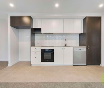 Sophisticated Brand-New Apartment in Central Phillip - Photo 6