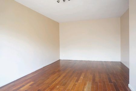 Location Appartement 2 pièces 46m² LILLE 59000 - Photo 2