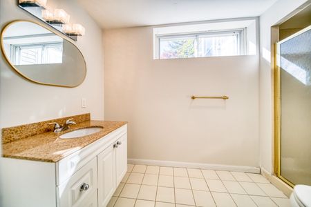 For Lease - 506 Trudale Court, Oakville, Ontario - Photo 5