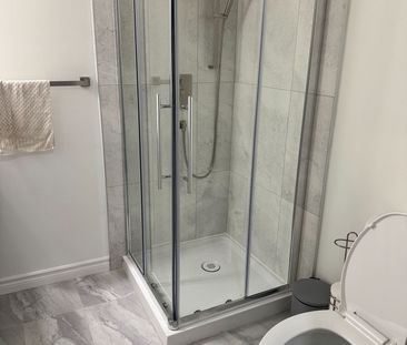 For Lease - 18 Madonna Gardens, Toronto, Ontario - Photo 6