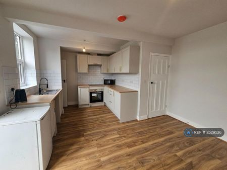 3 bedroom terraced house to rent - Photo 4