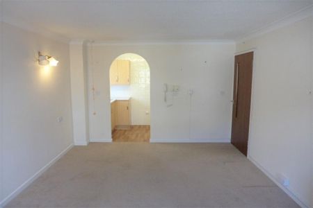 1 bedroom retirement property to rent - Photo 2