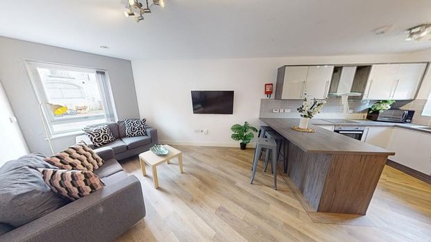 3 bedroom ground floor flat to rent - Photo 1