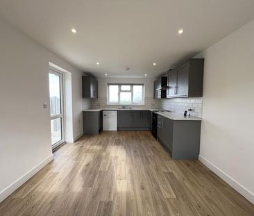 3 bedroom detached house to rent - Photo 5