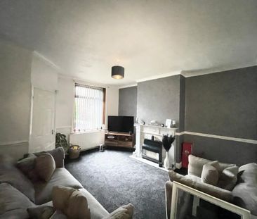 2 bedroom end of terrace house to rent - Photo 3