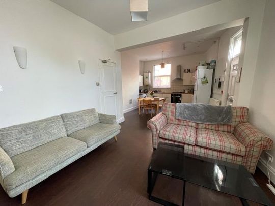 5 bedroom end of terrace house to rent - Photo 1