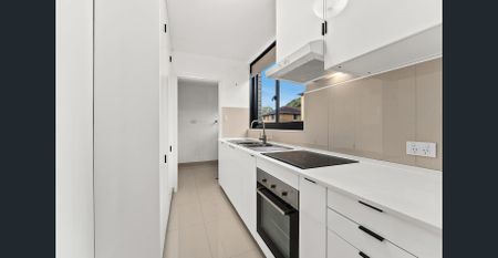 Modern unit in prime location - Photo 3