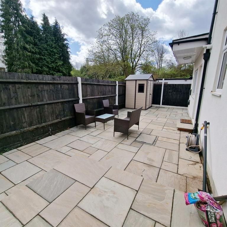 House share to rent - Photo 1
