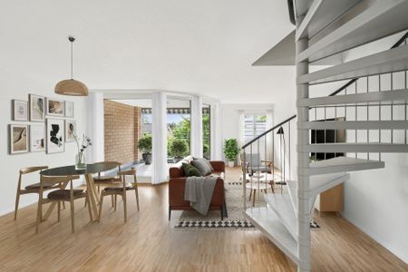 Erstbezug nach Sanierung - Maisonettewohnung mit Gartensitzplatz - Photo 2