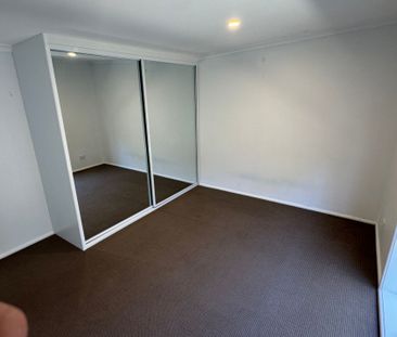 Charming 2 Bedroom Home - Photo 2