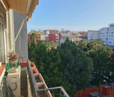 Valencia - Photo 4