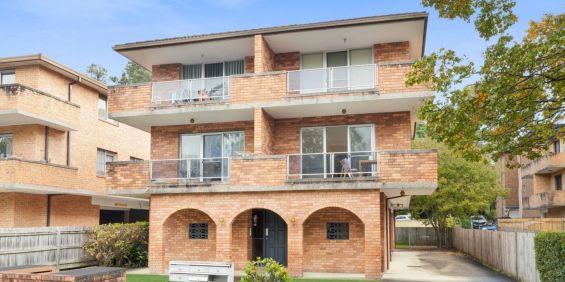 North-Facing Apartment Opposite Parramatta Park in a Boutique Complex - Photo 3