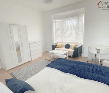 2 bedroom flat to rent - Photo 5