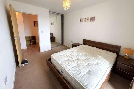 Woking, Surrey, GU22 - Photo 3