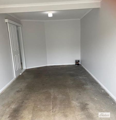 3 Bedroom Townhouse - Photo 2